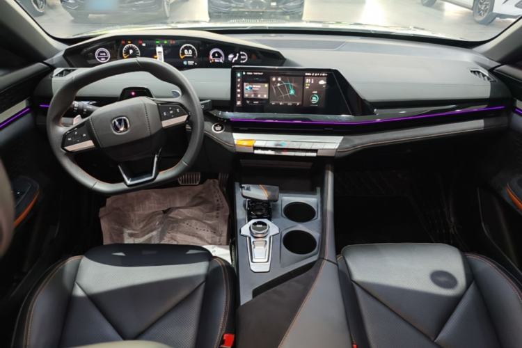 Used CHANGAN UNI-V 2022 1.5T Sport Edition Center Console
