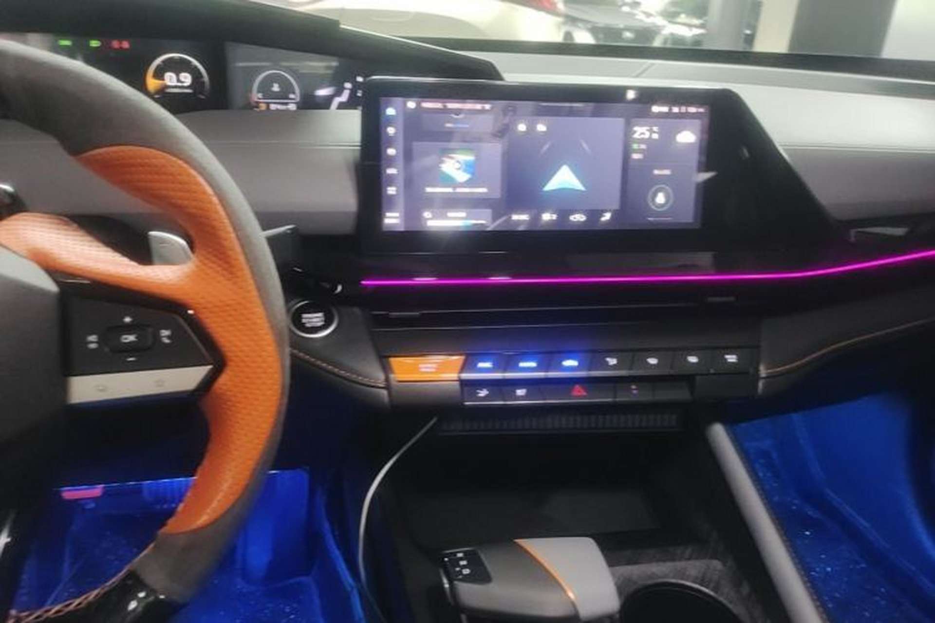 Used CHANGAN UNI-V 2022 1.5T Prestige Version Center Console