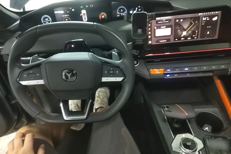 Used CHANGAN UNI-V 2022 1.5T Prestige Version Center Console