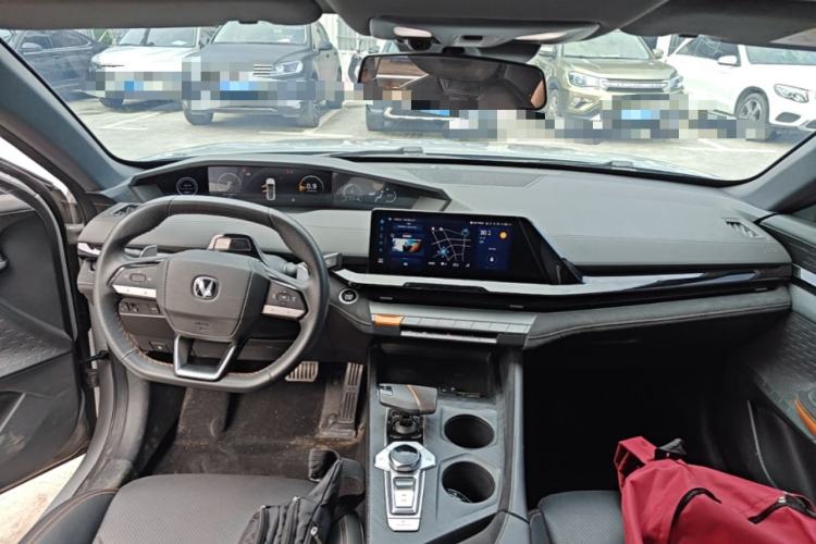 Used CHANGAN UNI-V 2022 1.5T Sport Edition Center Console