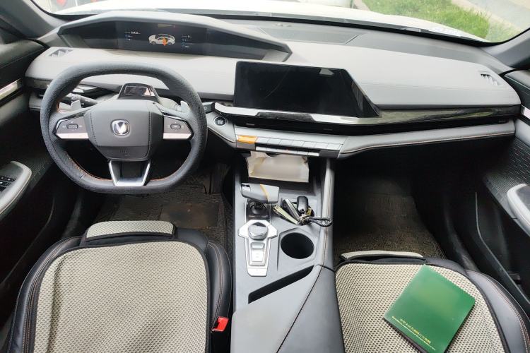 Used CHANGAN UNI-V 2022 1.5T Prestige Version Center Console