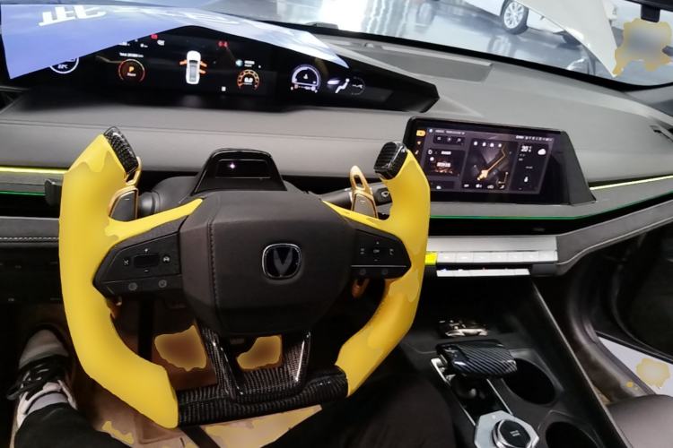 Used CHANGAN UNI-V 2022 1.5T Sport Edition Center Console