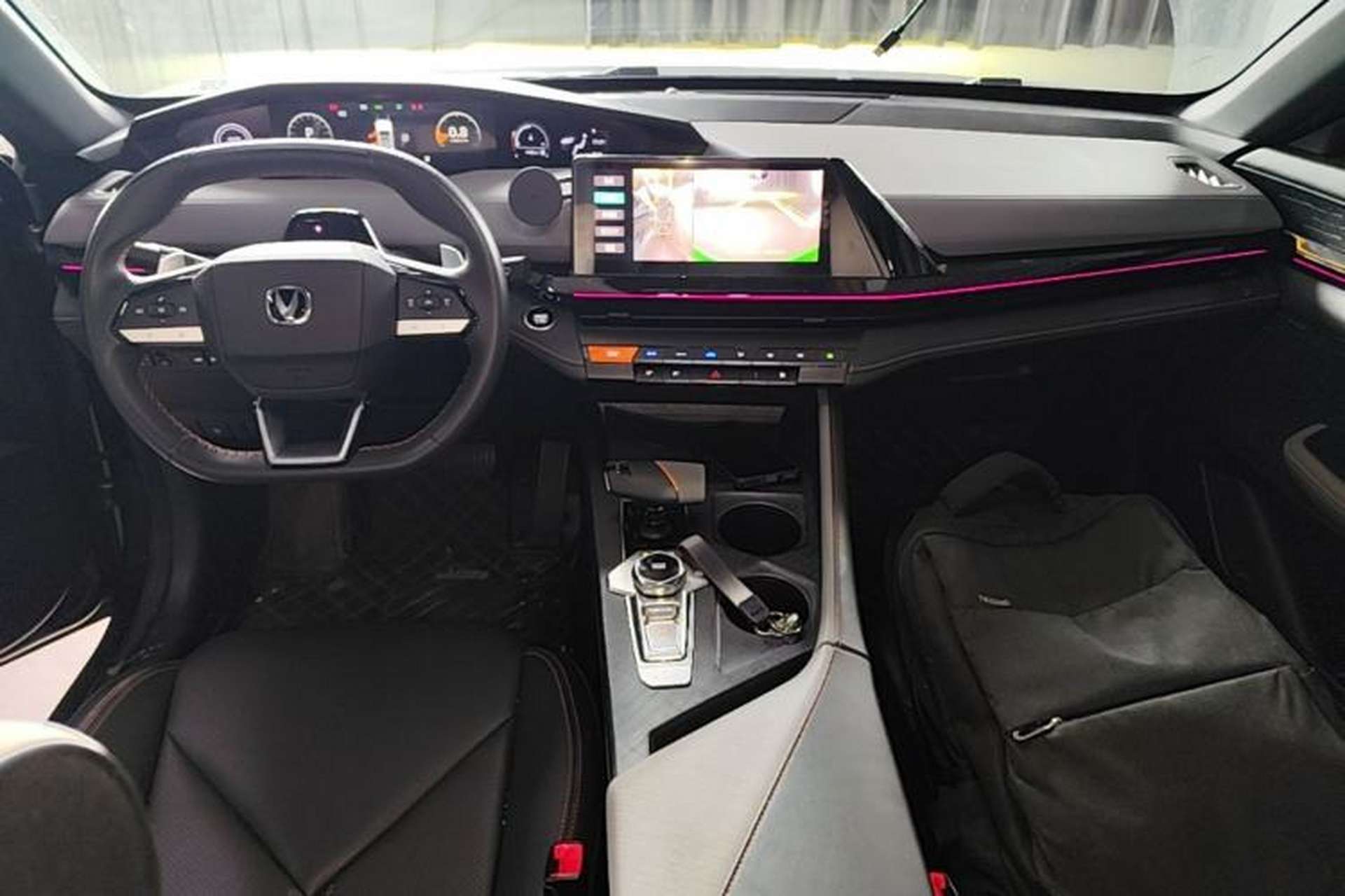 Used CHANGAN UNI-V 2022 1.5T Smart Navigation Version Center Console