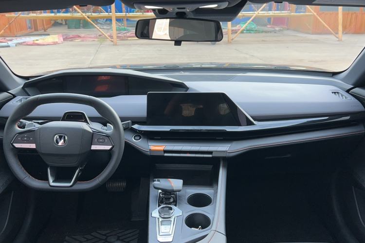 Used CHANGAN UNI-V 2022 1.5T Smart Navigation Version Center Console