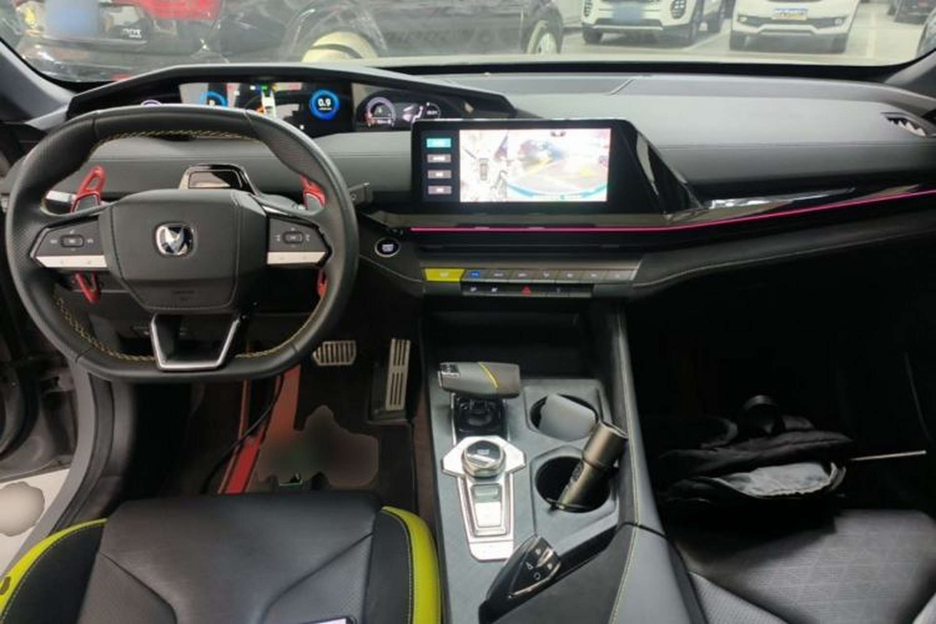 Used CHANGAN UNI-V 2022 2.0T Leading-Speed Edition Center Console