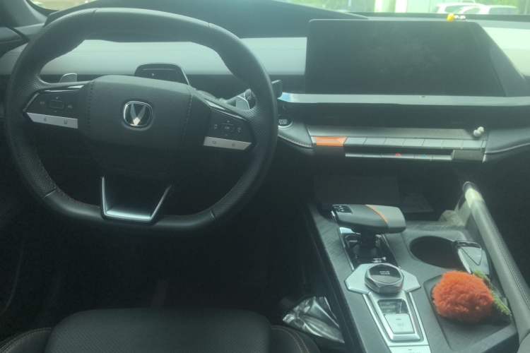 Used CHANGAN UNI-V 2022 1.5T Prestige Version Center Console