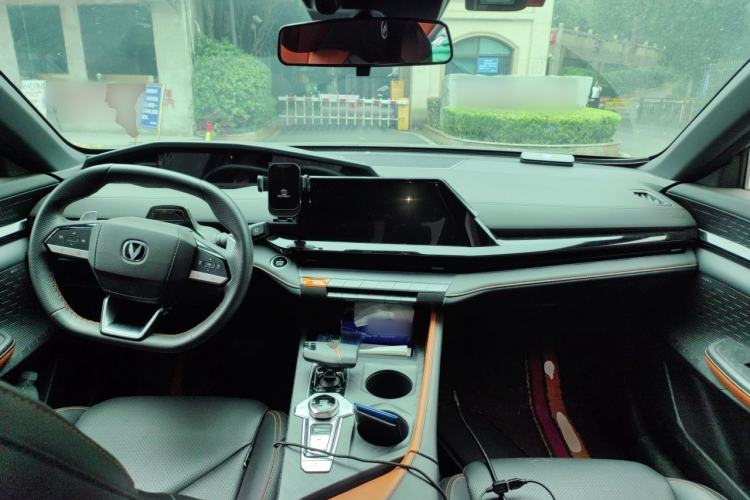 Used CHANGAN UNI-V 2022 1.5T Sport Edition Center Console