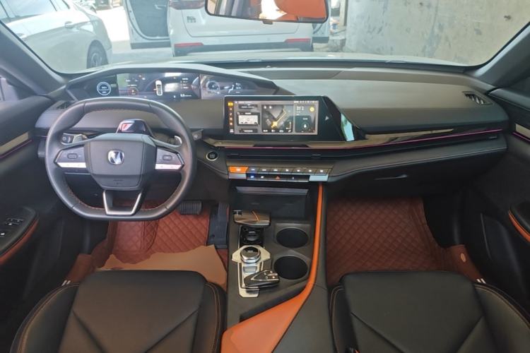 Used CHANGAN UNI-V 2022 1.5T Prestige Version Center Console