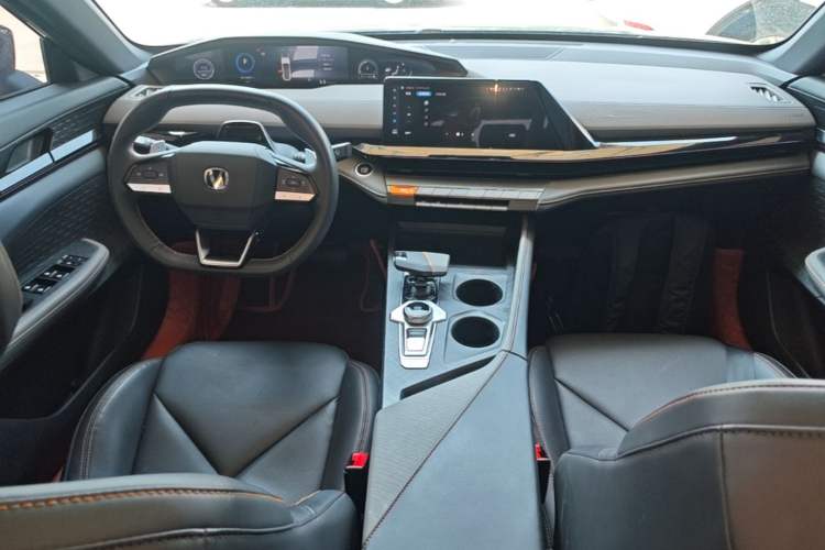 Used CHANGAN UNI-V 2022 1.5T Prestige Version Center Console