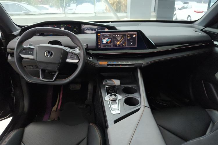 Used CHANGAN UNI-V 2022 1.5T Prestige Version Center Console
