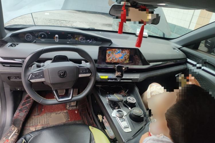 Used CHANGAN UNI-V 2022 1.5T Sport Edition Center Console