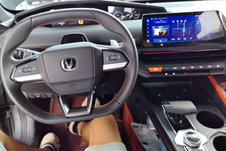 Used CHANGAN UNI-V 2022 1.5T Prestige Version Center Console