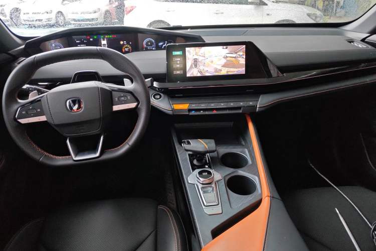 Used CHANGAN UNI-V 2022 1.5T Prestige Version Center Console