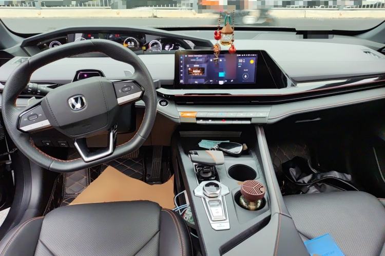 Used CHANGAN UNI-V 2022 1.5T Prestige Version Center Console