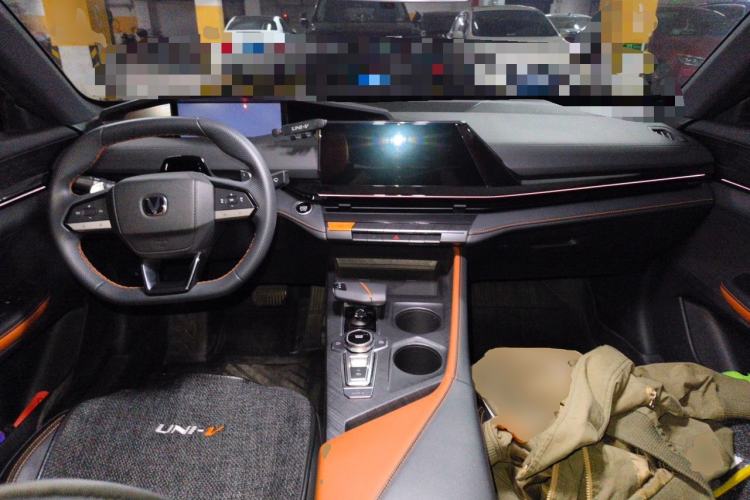Used CHANGAN UNI-V 2022 1.5T Prestige Version Center Console