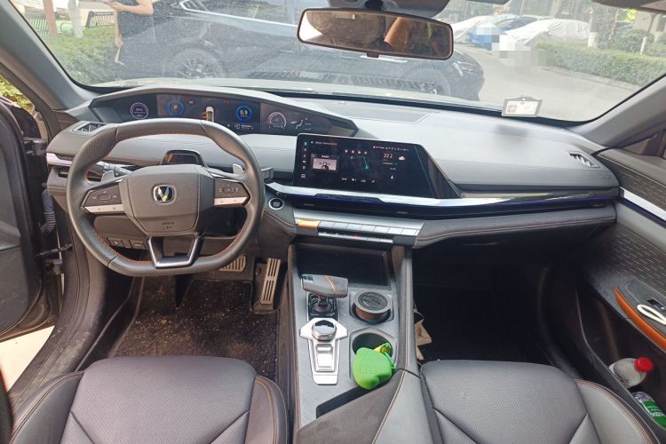 Used CHANGAN UNI-V 2022 1.5T Sport Edition Center Console