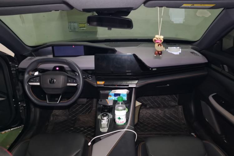 Used CHANGAN UNI-V 2022 1.5T Prestige Version Center Console