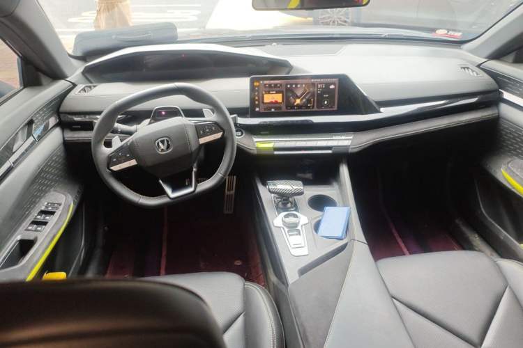 Used CHANGAN UNI-V 2022 1.5T Sport Edition Center Console