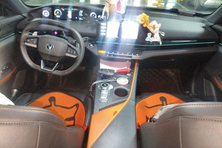 Used CHANGAN UNI-V 2022 1.5T Prestige Version Center Console