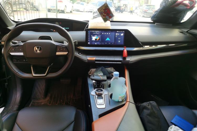 Used CHANGAN UNI-V 2022 1.5T Prestige Version Center Console