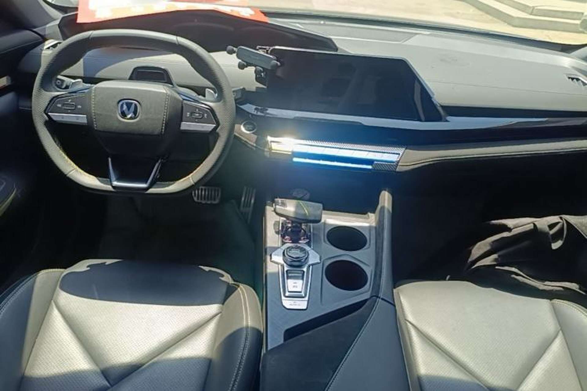 Used CHANGAN UNI-V 2022 1.5T Sport Edition Center Console