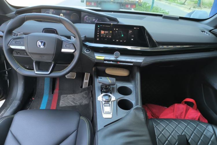 Used CHANGAN UNI-V 2022 1.5T Sport Edition Center Console