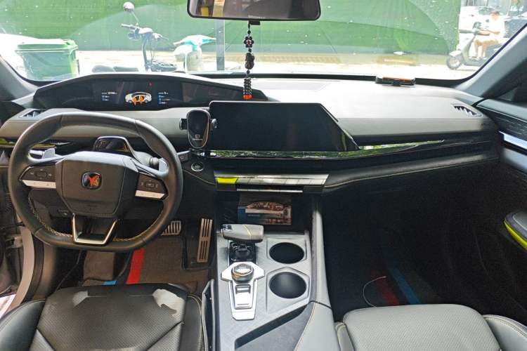 Used CHANGAN UNI-V 2022 1.5T Sport Edition Center Console