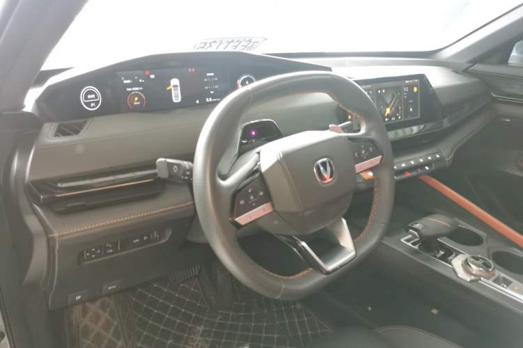 Used CHANGAN UNI-V 2022 1.5T Smart Navigation Version Center Console
