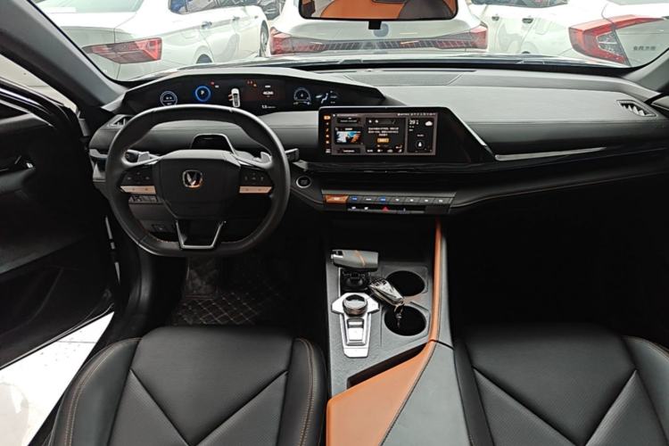Used CHANGAN UNI-V 2022 1.5T Prestige Version Center Console