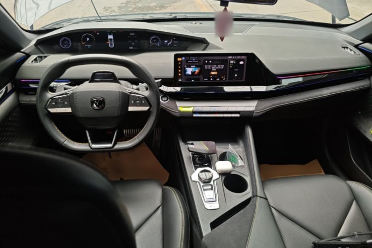 Used CHANGAN UNI-V 2022 1.5T Sport Edition Center Console