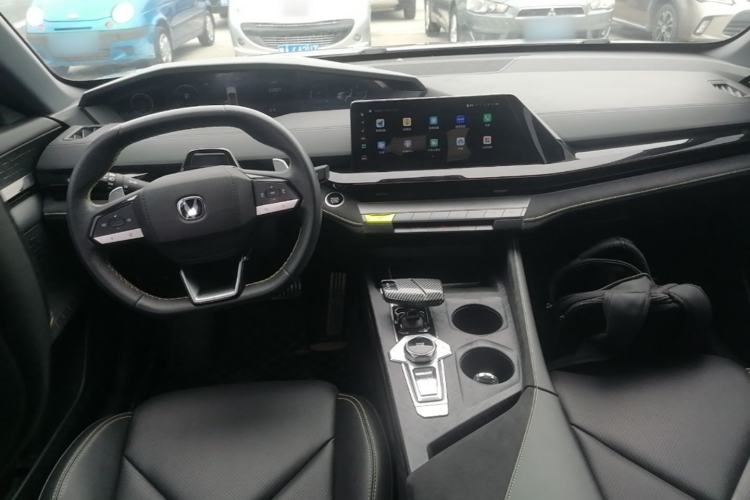 Used CHANGAN UNI-V 2022 1.5T Sport Edition Center Console