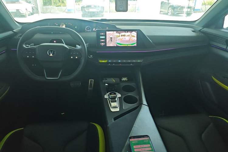 Used CHANGAN UNI-V 2022 2.0T Leading-Speed Edition Center Console