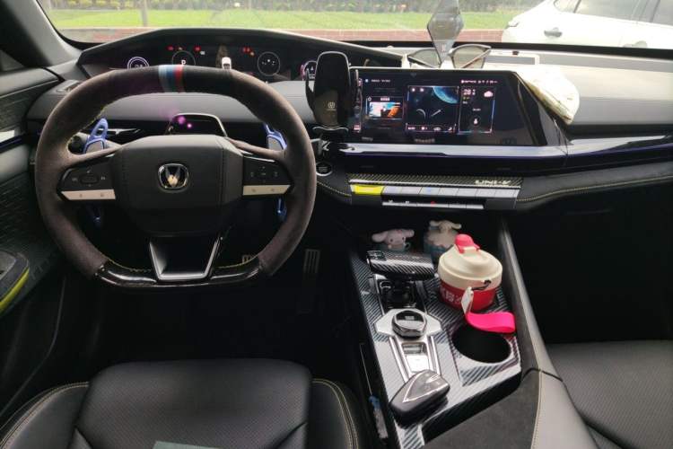 Used CHANGAN UNI-V 2022 1.5T Sport Edition Center Console