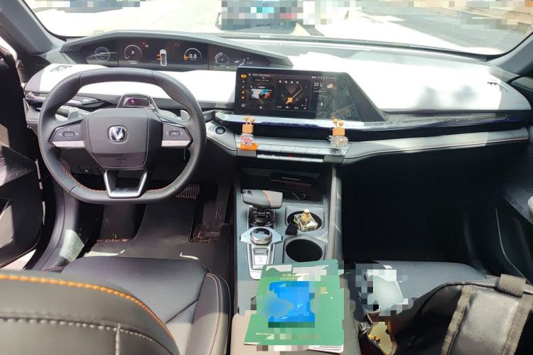 Used CHANGAN UNI-V 2022 1.5T Prestige Version Center Console