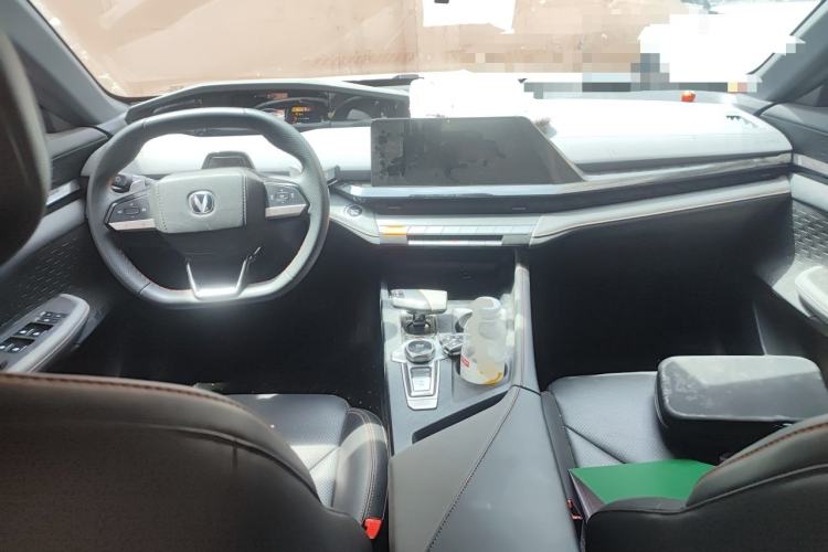 Used CHANGAN UNI-V 2022 1.5T Prestige Version Center Console