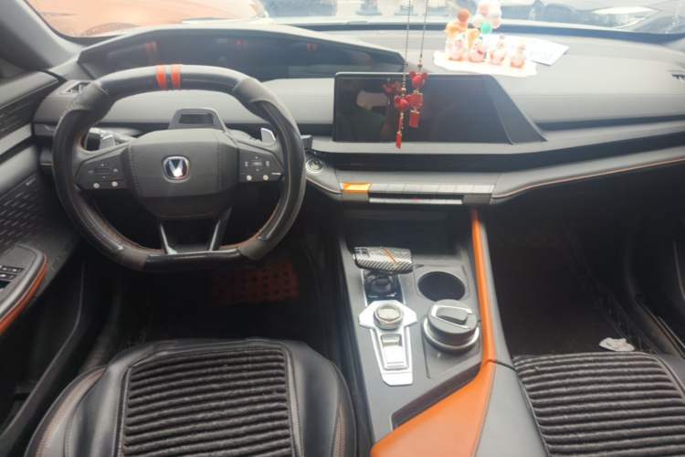 Used CHANGAN UNI-V 2022 1.5T Prestige Version Center Console