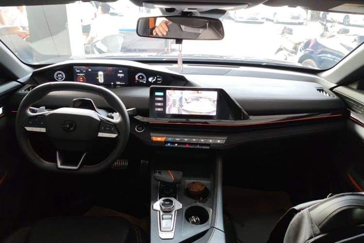 Used CHANGAN UNI-V 2022 1.5T Sport Edition Center Console