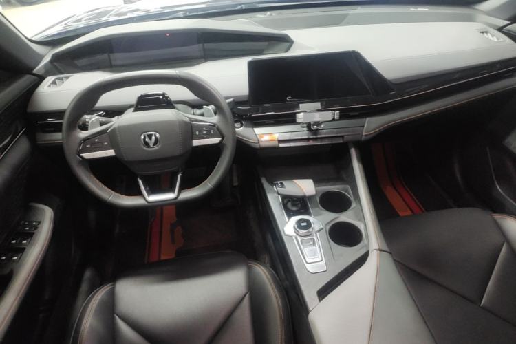Used CHANGAN UNI-V 2022 1.5T Prestige Version Center Console
