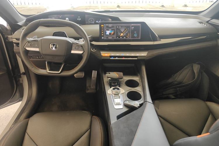 Used CHANGAN UNI-V 2022 1.5T Sport Edition Center Console