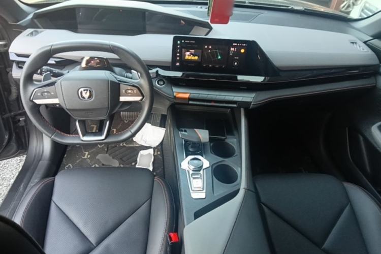 Used CHANGAN UNI-V 2022 1.5T Smart Navigation Version Center Console