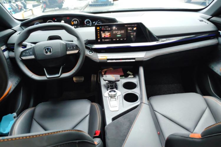 Used CHANGAN UNI-V 2022 1.5T Sport Edition Center Console
