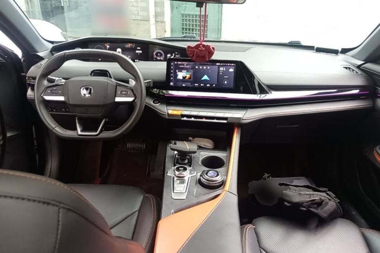 Used CHANGAN UNI-V 2022 1.5T Prestige Version Center Console