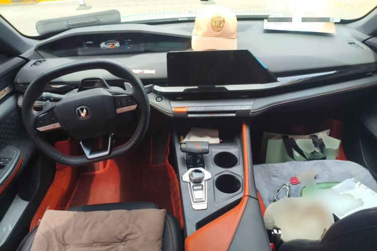 Used CHANGAN UNI-V 2022 1.5T Excellence Model Center Console