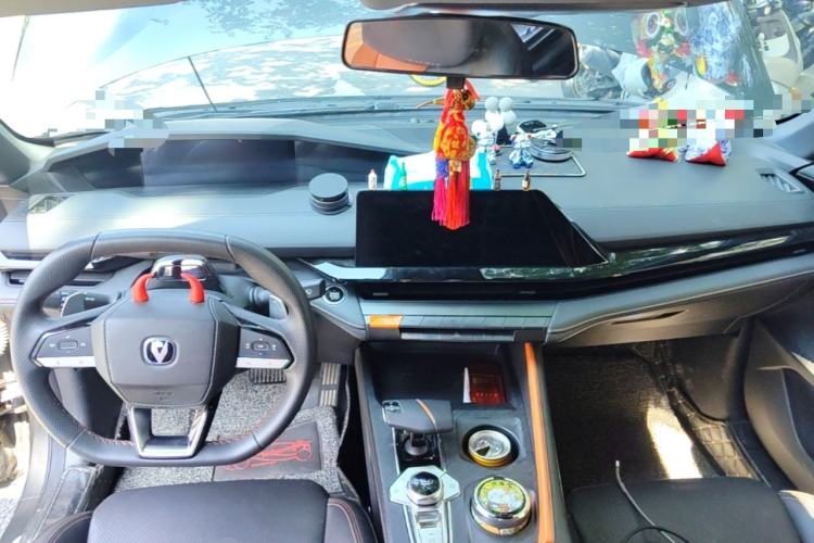 Used CHANGAN UNI-V 2022 1.5T Prestige Version Center Console