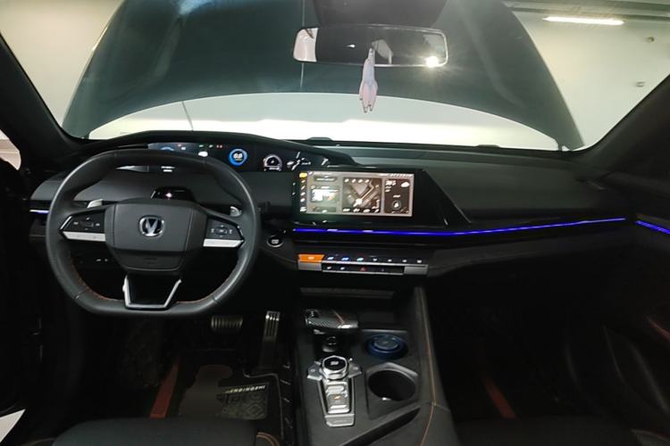 Used CHANGAN UNI-V 2022 1.5T Sport Edition Center Console