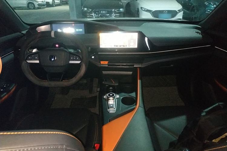 Used CHANGAN UNI-V 2022 1.5T Prestige Version Center Console