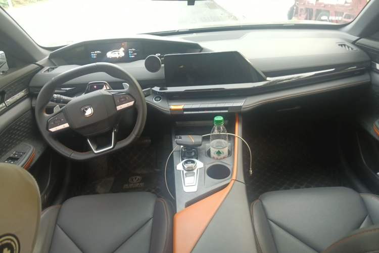 Used CHANGAN UNI-V 2022 1.5T Prestige Version Center Console