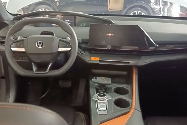 Used CHANGAN UNI-V 2022 1.5T Smart Navigation Version Center Console
