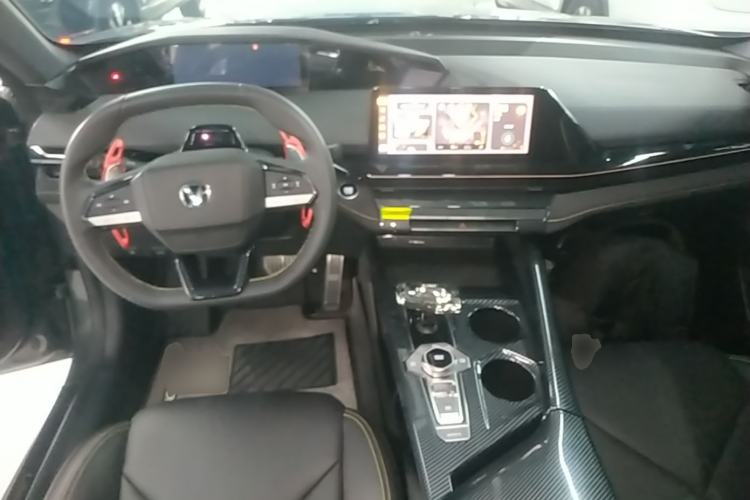 Used CHANGAN UNI-V 2022 1.5T Sport Edition Center Console
