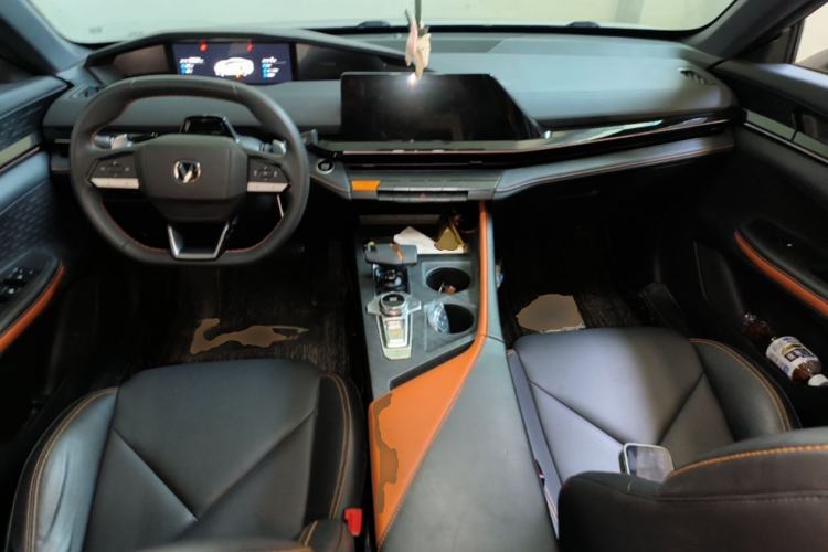 Used CHANGAN UNI-V 2022 1.5T Prestige Version Center Console
